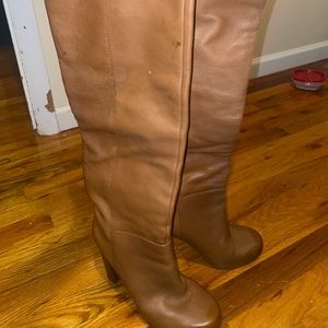 Knee boots Cognac in color